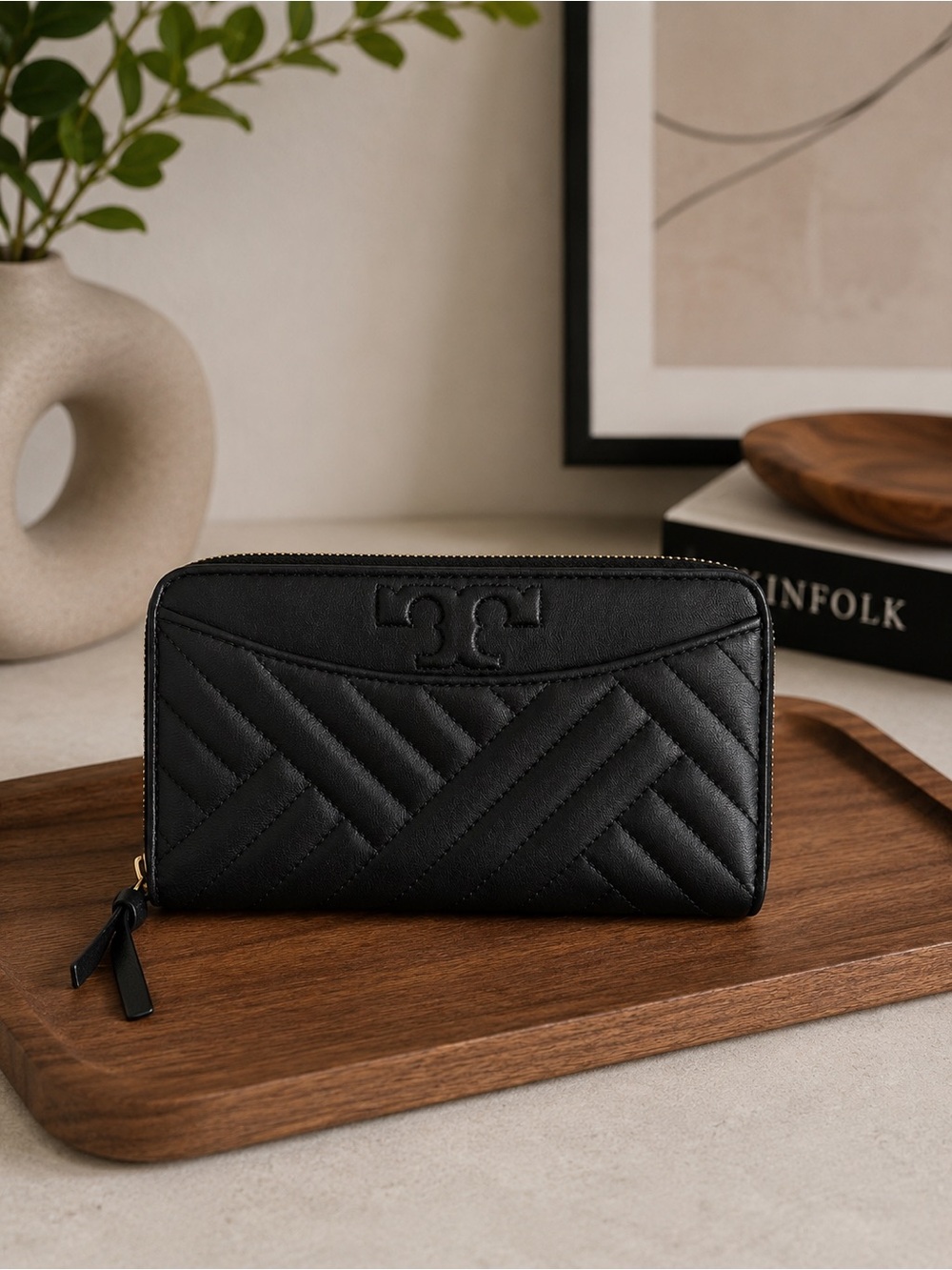 Tory Burch Alexa Zip
Continental Leather Wallet